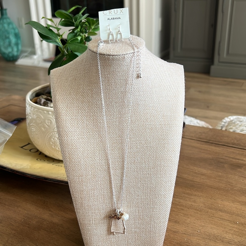 Elegant Silver Earings & Necklace Set with Pearl Charm